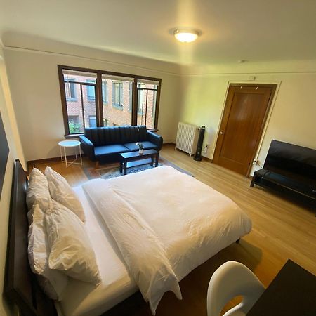 Furnished Apartments - Climate Pledge Arena Next Door Сиатъл Екстериор снимка