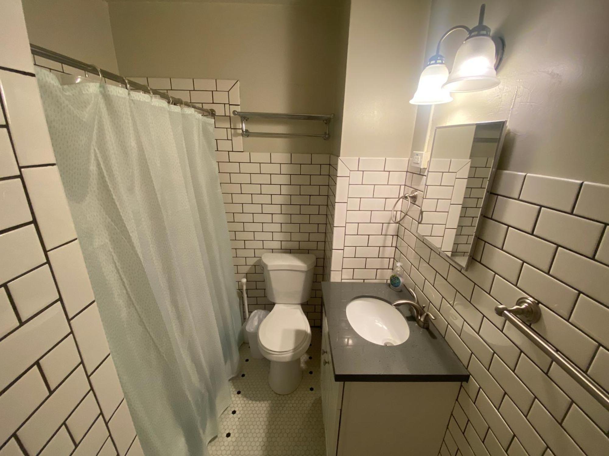 Furnished Apartments - Climate Pledge Arena Next Door Сиатъл Екстериор снимка