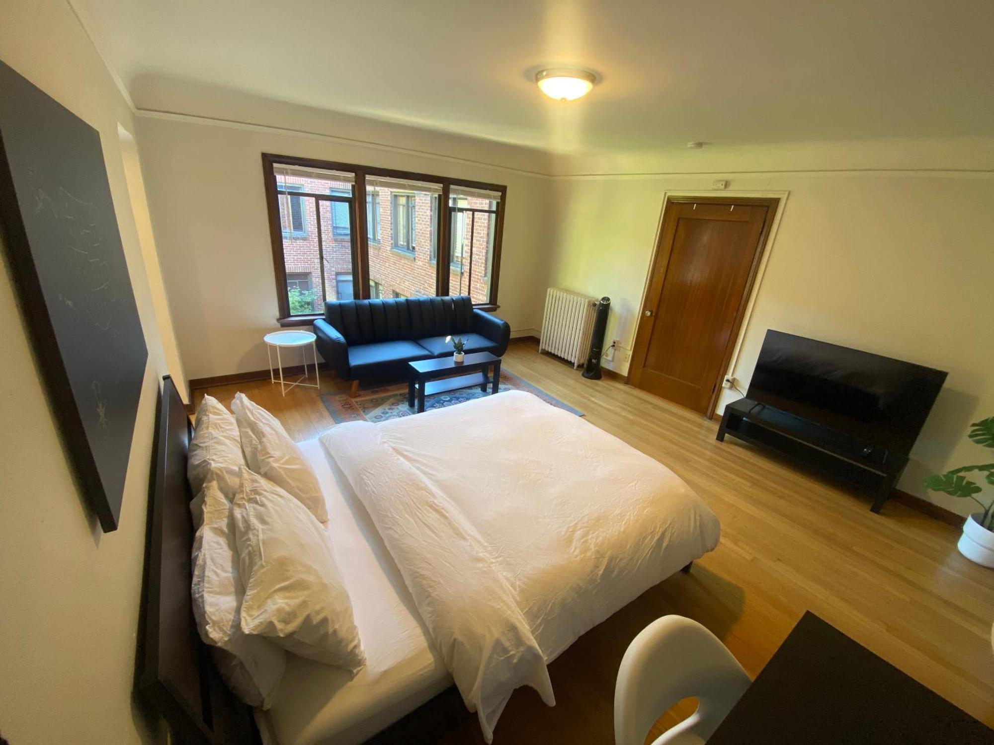 Furnished Apartments - Climate Pledge Arena Next Door Сиатъл Екстериор снимка